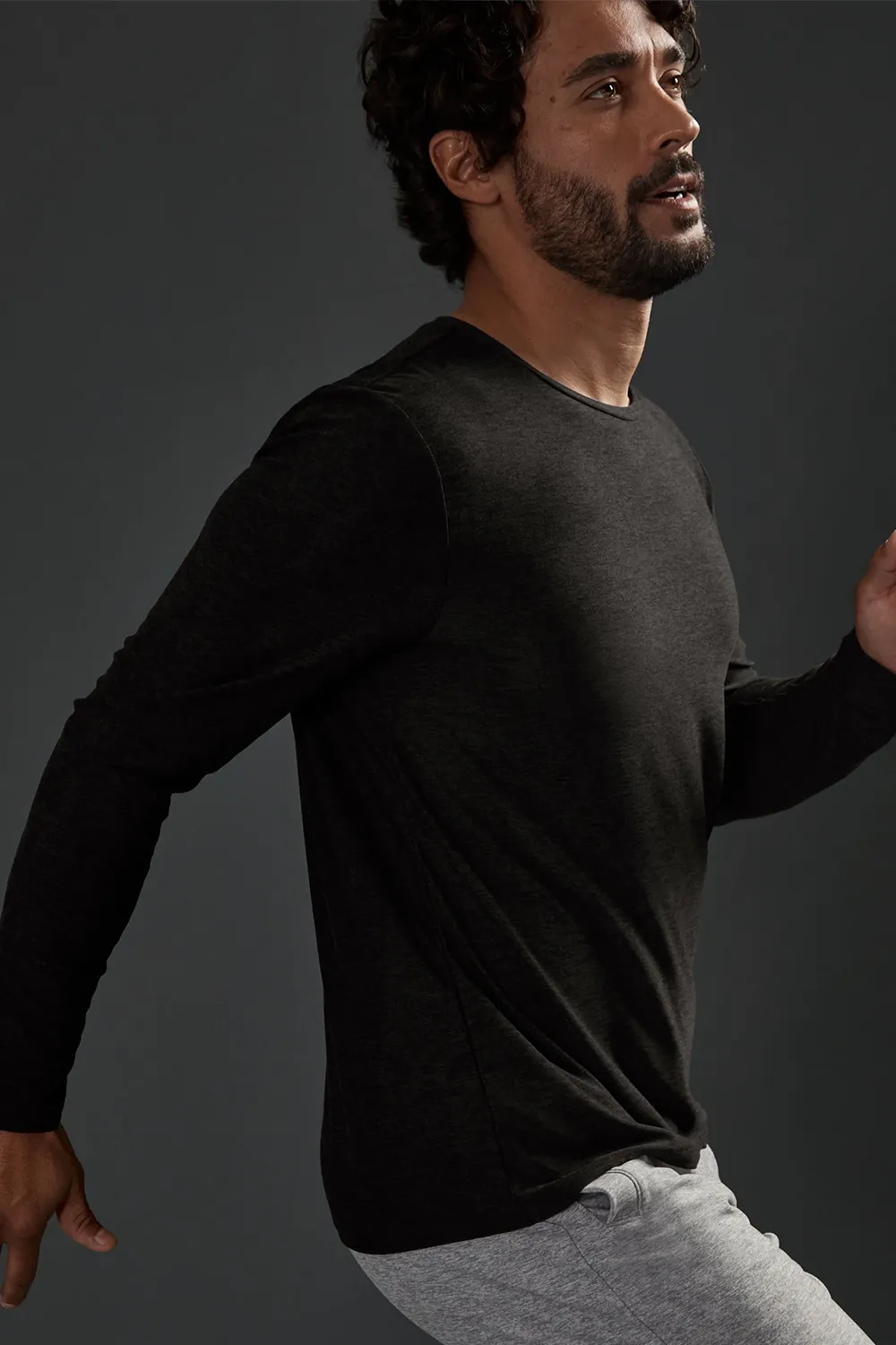 Beyond Yoga Men's Featherweight Long Sleeve Crew - Darkest Night - Get Now