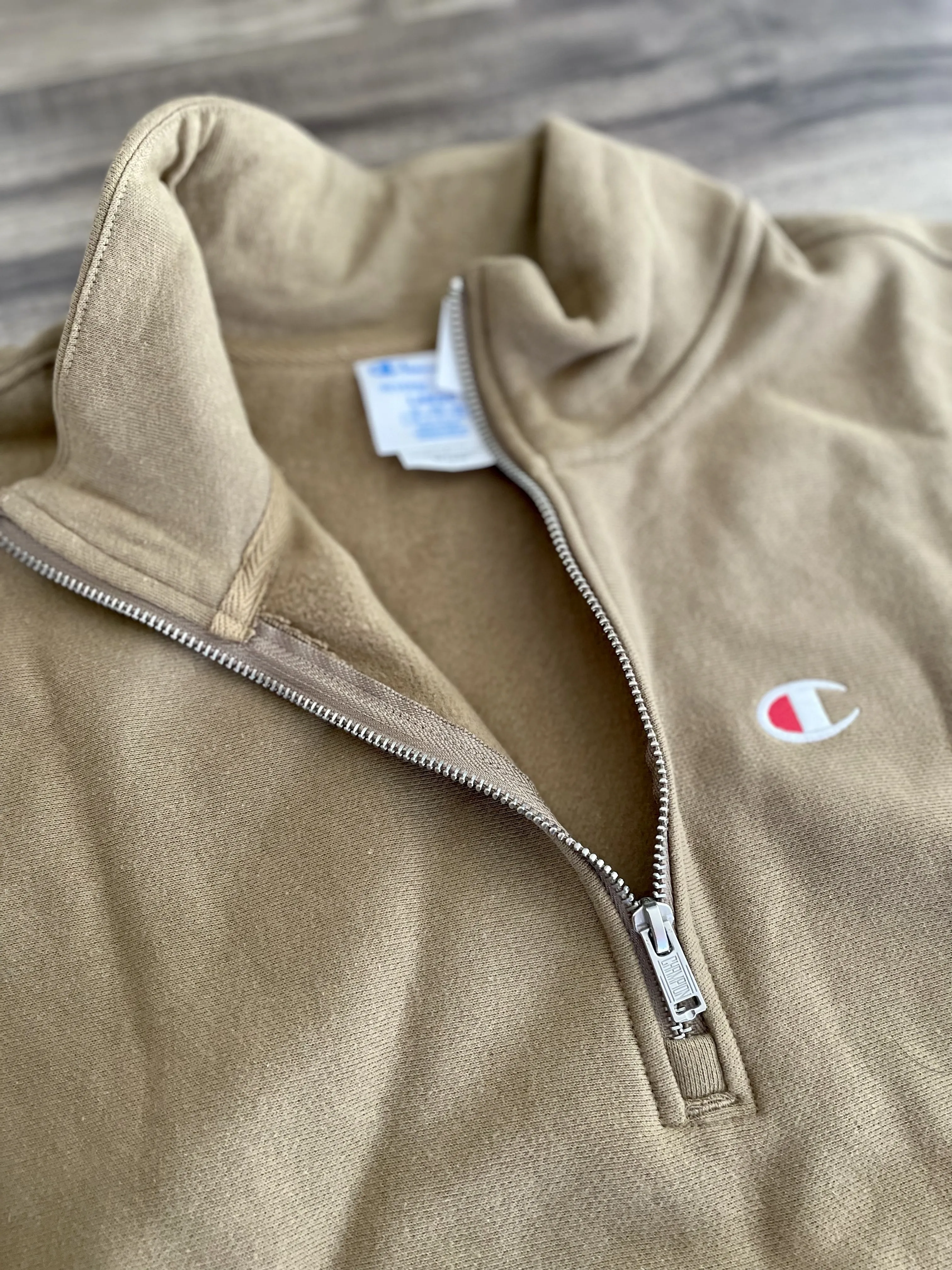 Champion pullovers - street style sweat with long sleeves and plain logo.